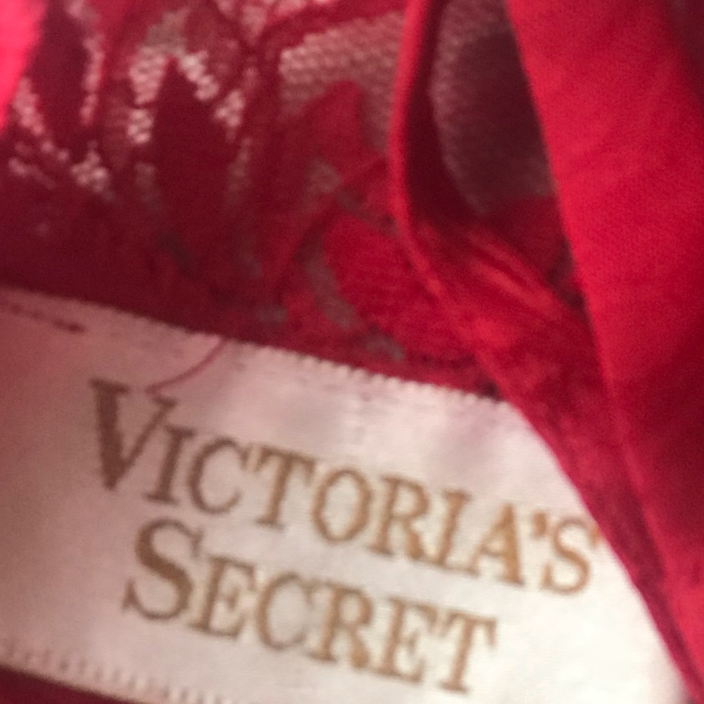 Lingerie - Picture 3 of 4